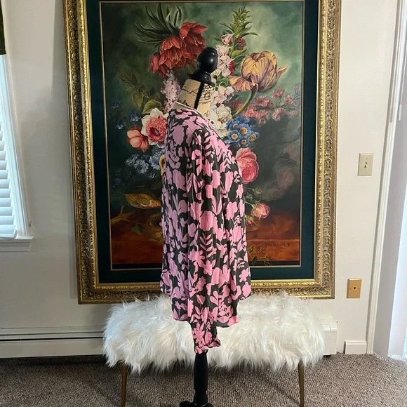 Boden Flora Bloom Deep Smocked Cuff Top - Picture 2 of 4